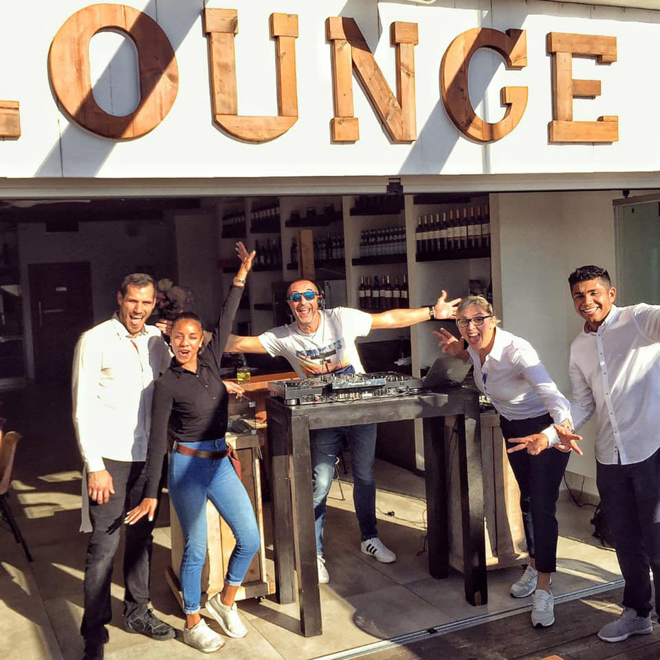 The Food & Lounge Bar DJ